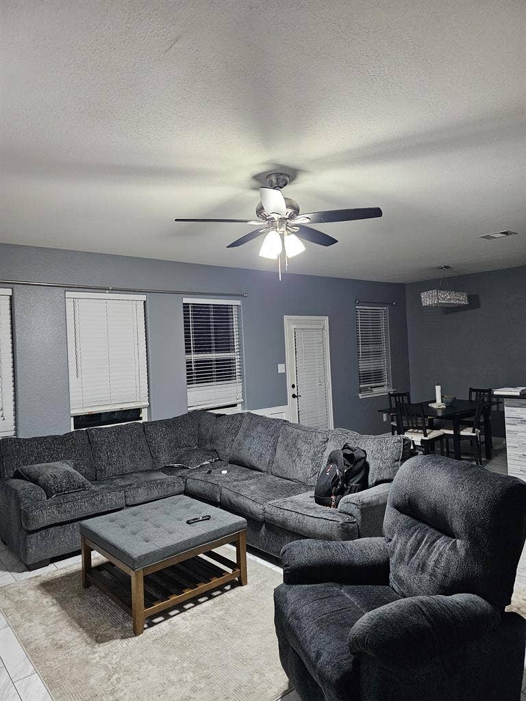 1 private room,