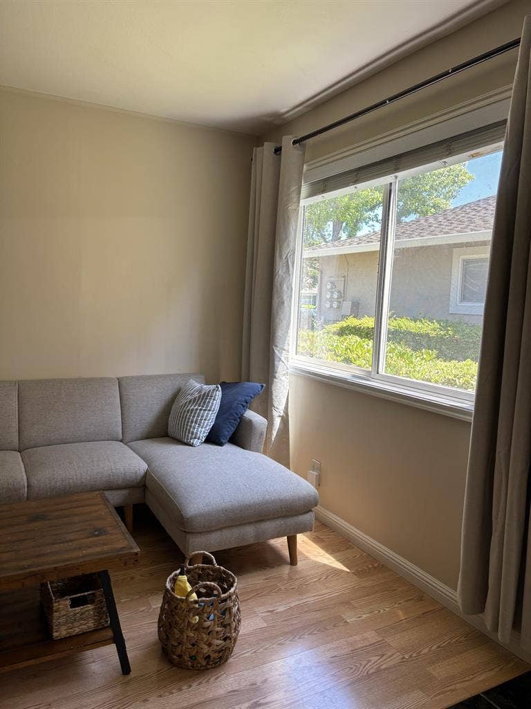 Room in 2bed1bath in Milpitas
