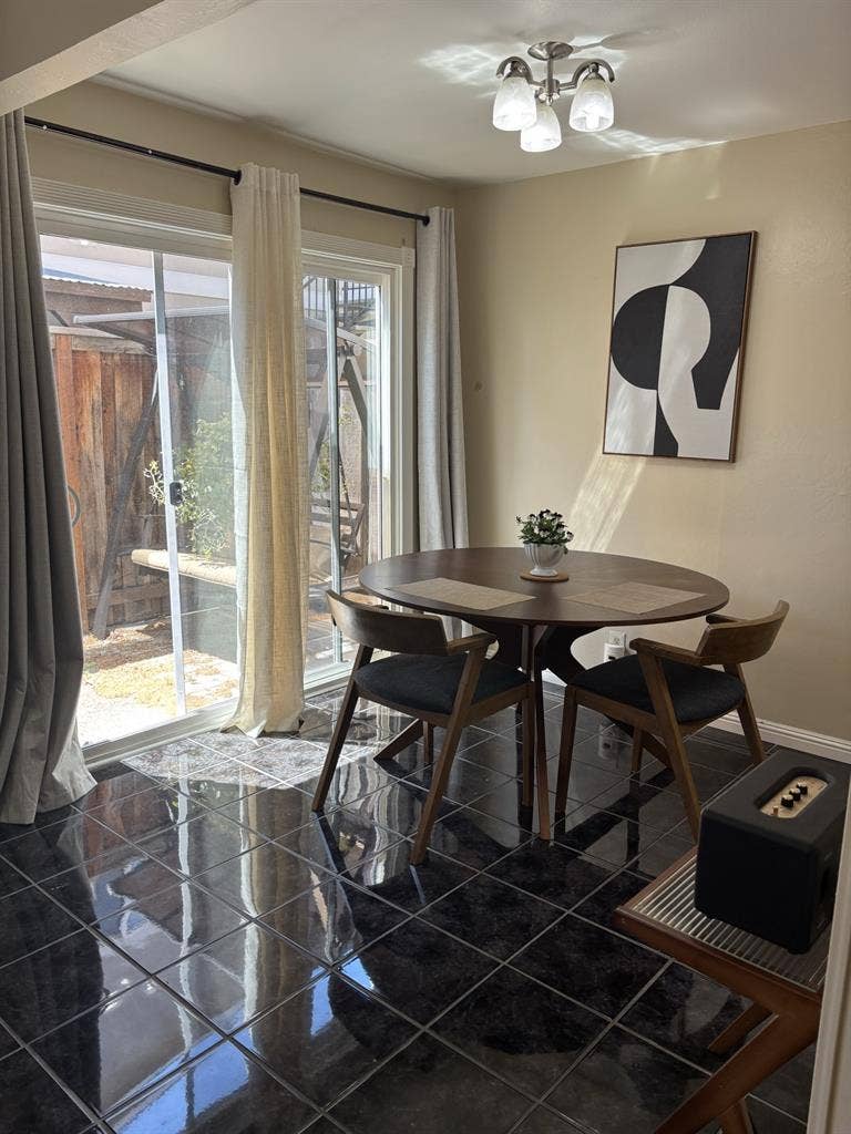 Room in 2bed1bath in Milpitas