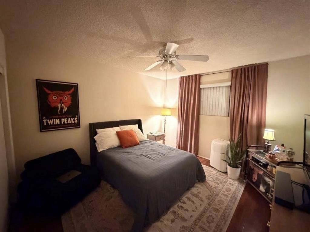 Valley Village Private Bedroomm