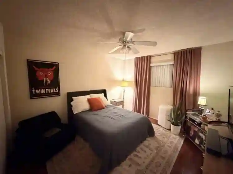 Valley Village Private Bedroomm