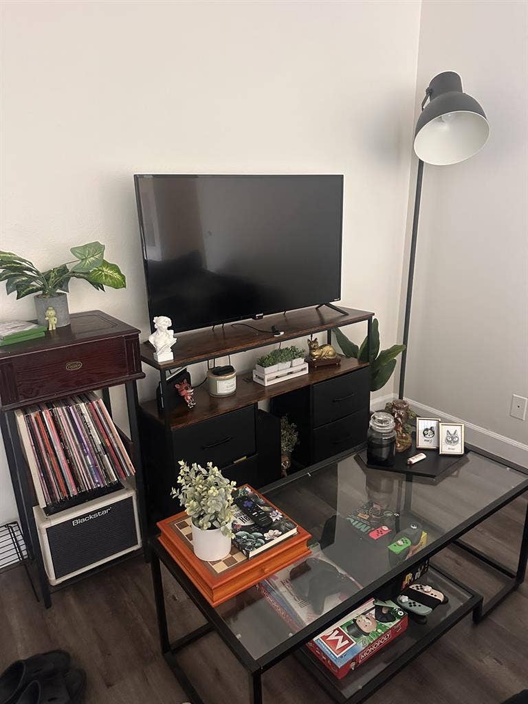 ISO roommate for 2bd/1ba in August