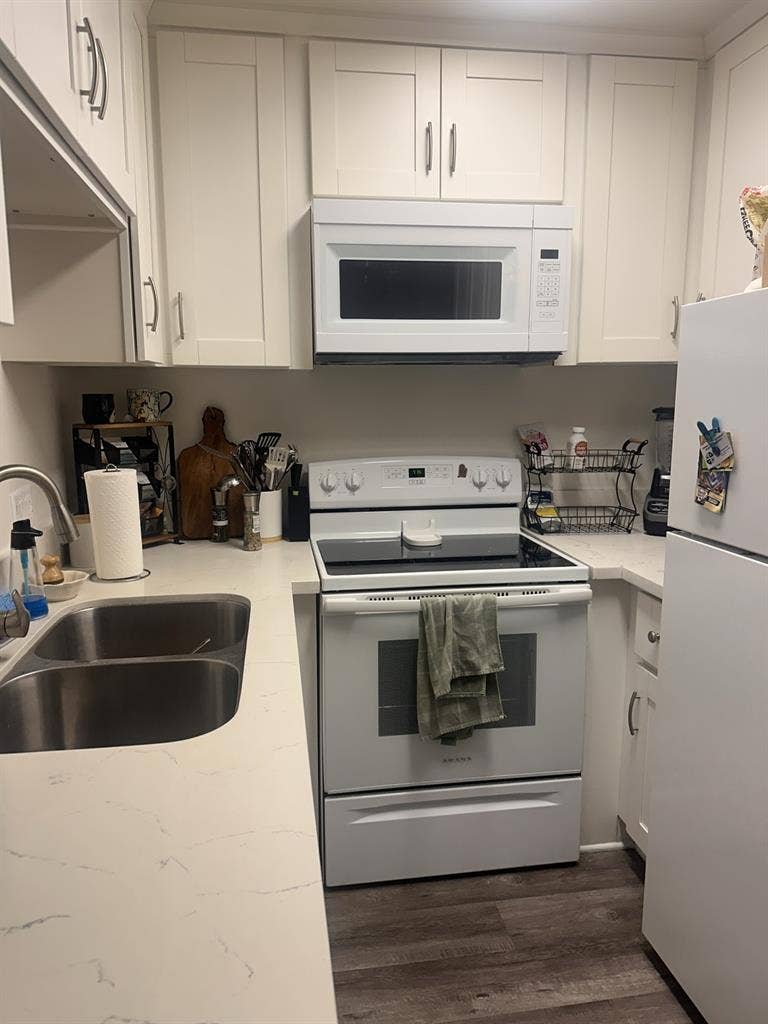 ISO roommate for 2bd/1ba in August