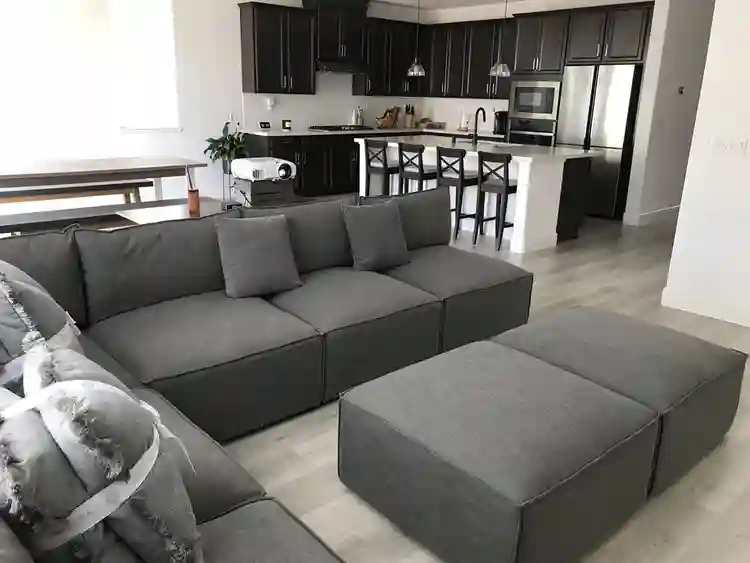 1,200/1,350 - 2 Rooms in 3-BR House