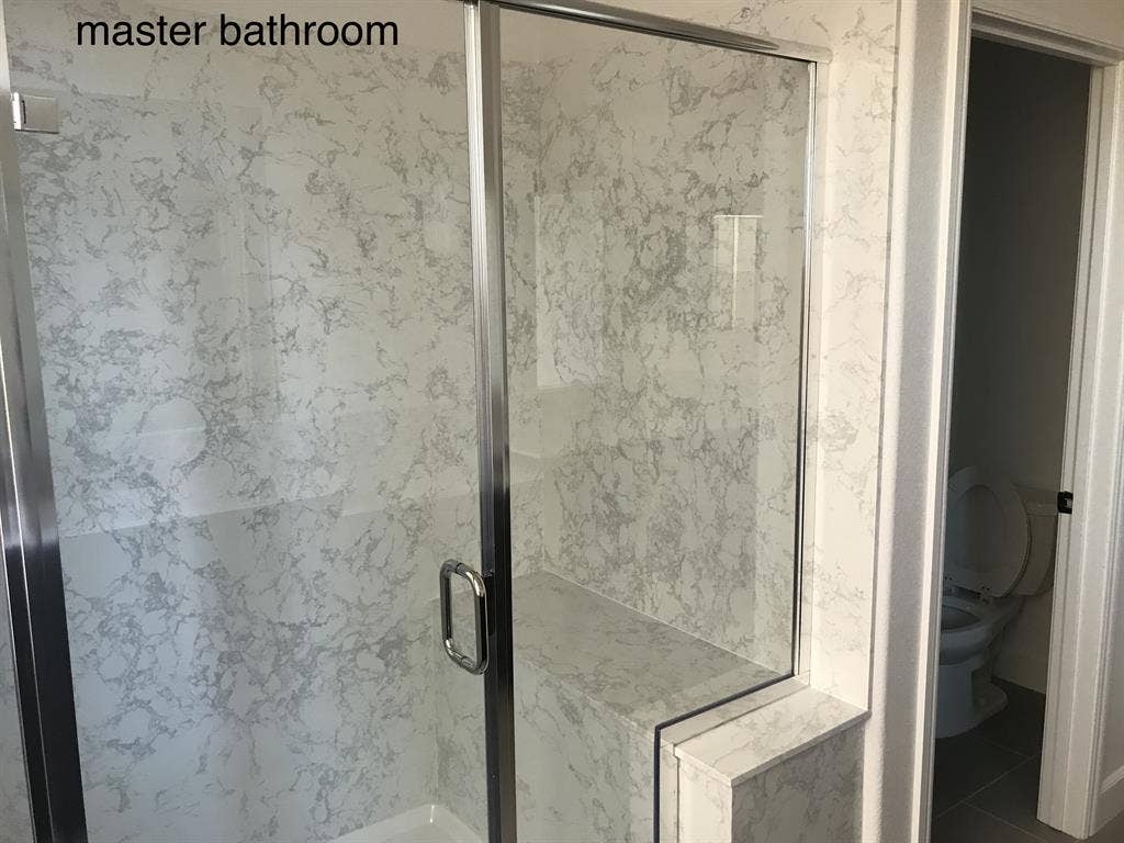 1,200/1,350 - 2 Rooms in 3-BR House