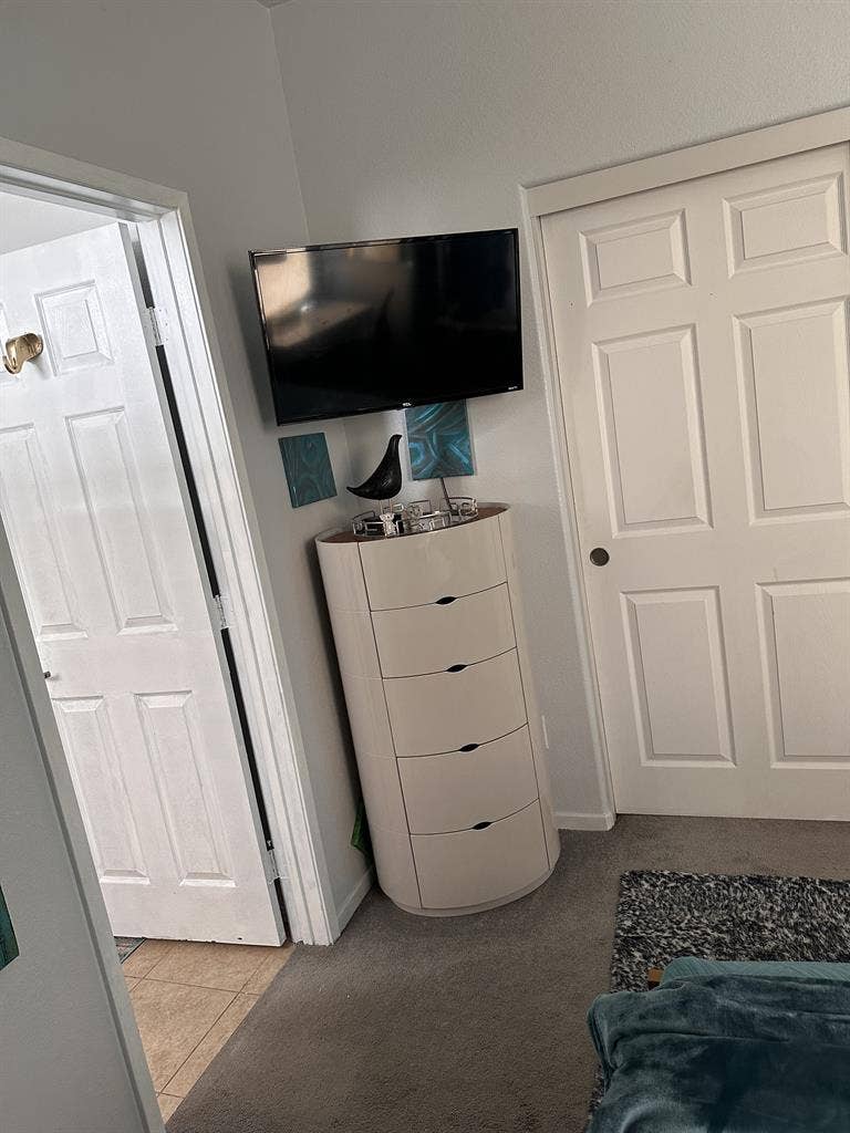 Mini master suite private bath