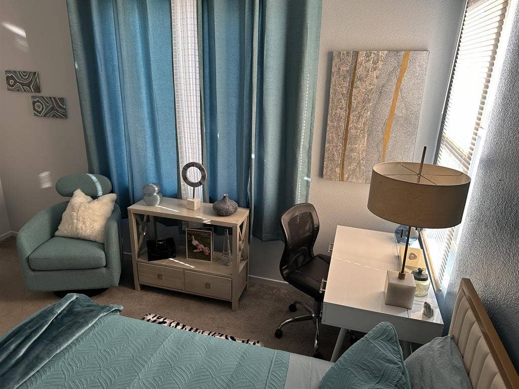 Mini master suite private bath