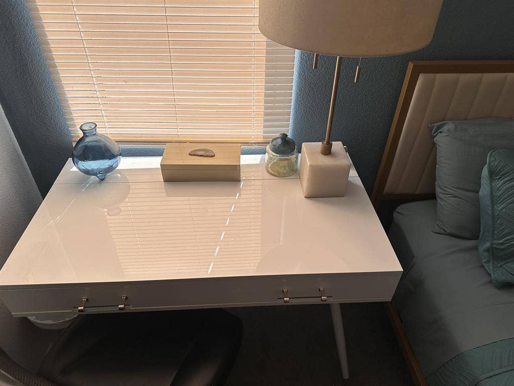 Mini master suite private bath