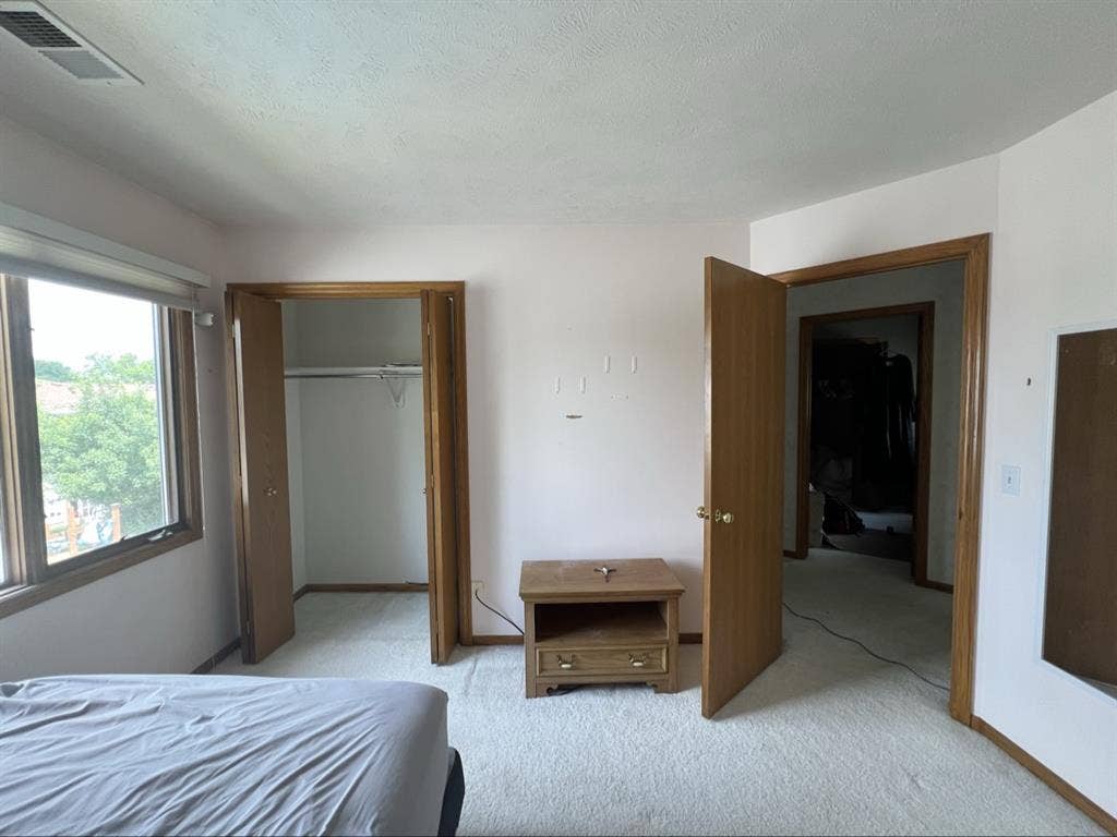 Looking for a roommate in Omaha.