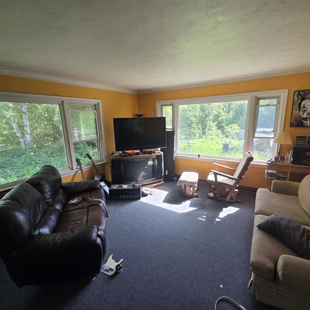 Room for rent in pickering
