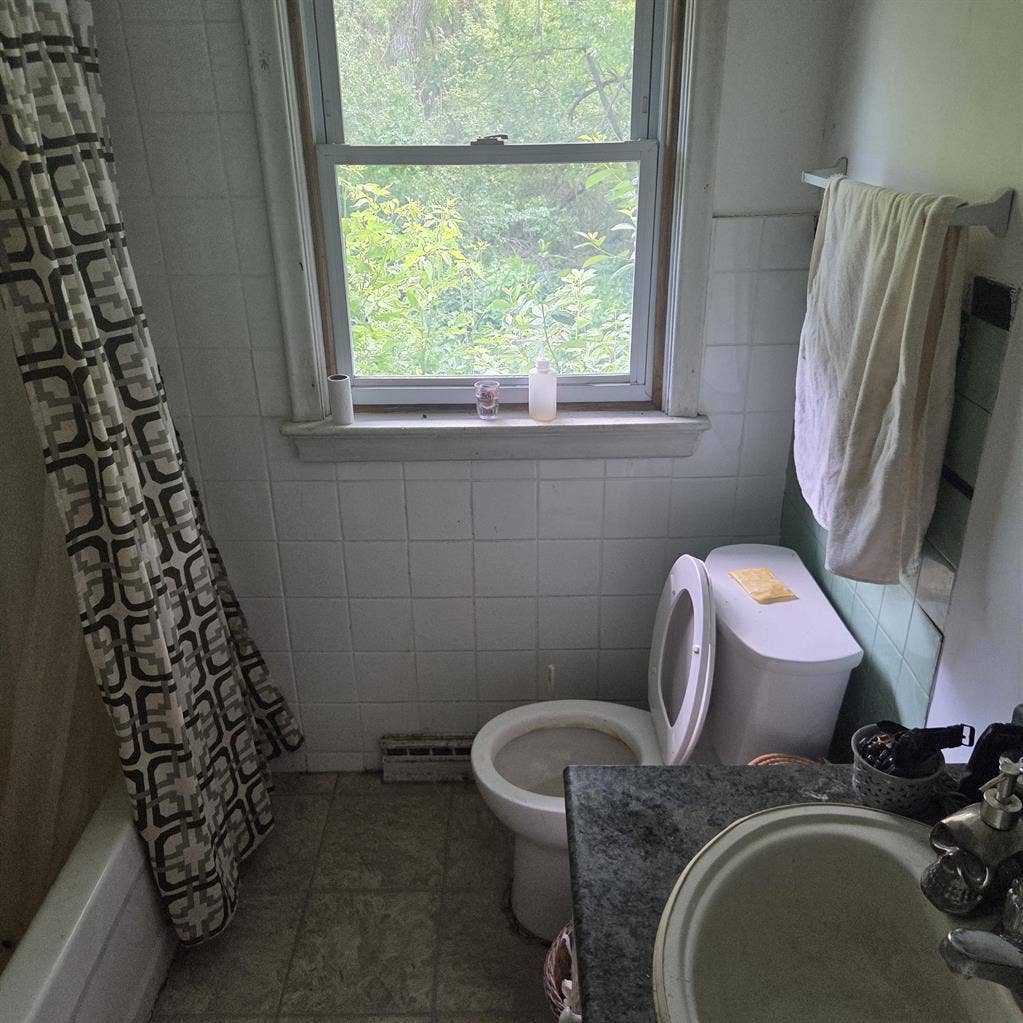 Room for rent in pickering