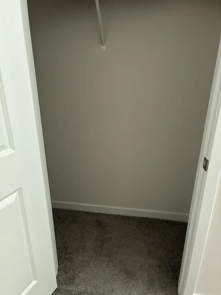 Nice clean room for rent in Gastoni