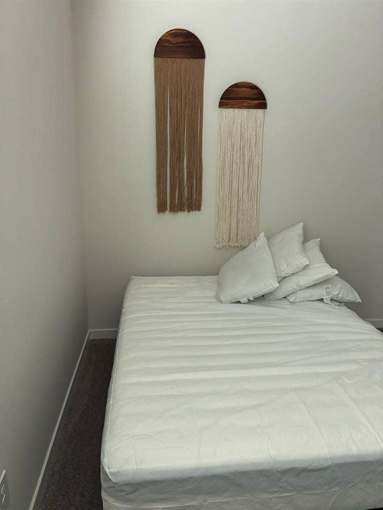 Nice clean room for rent in Gastoni
