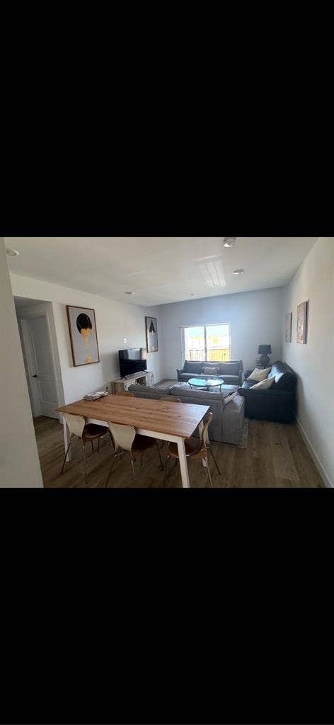 Looking a roommate for July!