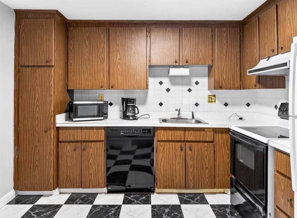 Spacious 1-Bedroom Apartment