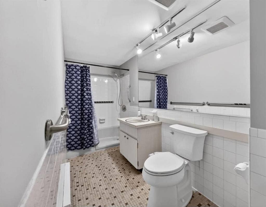 Spacious 1-Bedroom Apartment