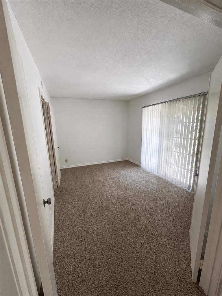 1 bed, 1 bath,patio,pet friendly