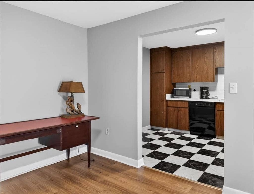 Spacious 1-bedroom apt Framingham 