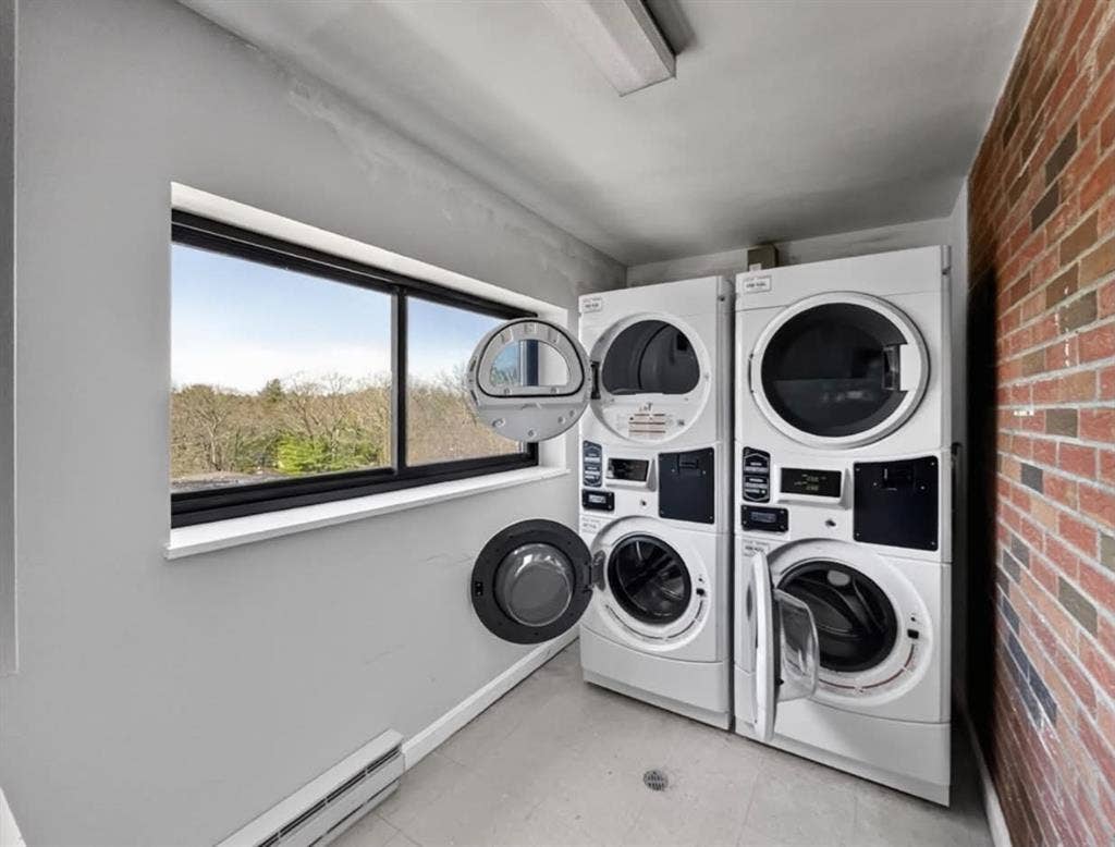 Spacious 1-Bedroom Apartment