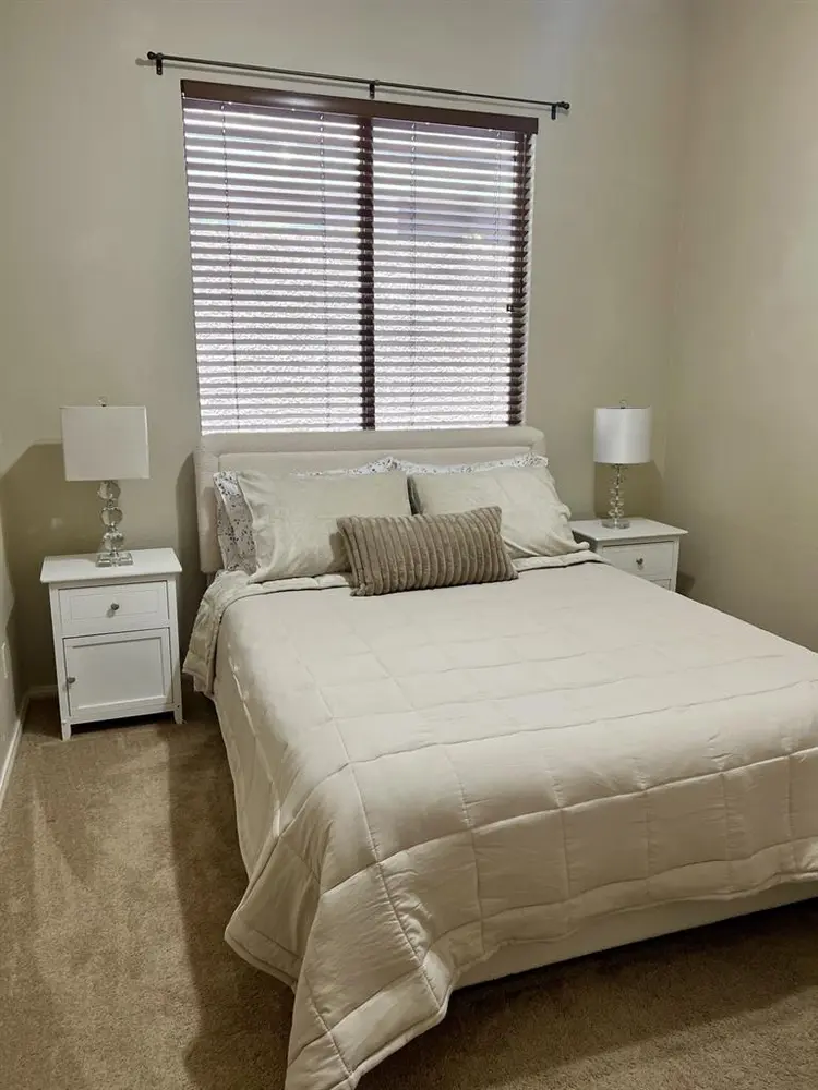 NICELY FURNISHED ROOM IN SUMMERLIN