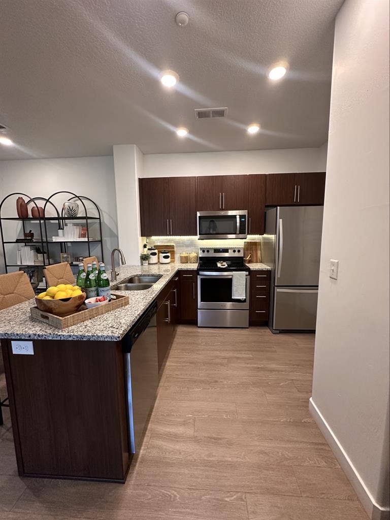 2 Room 2 Bath