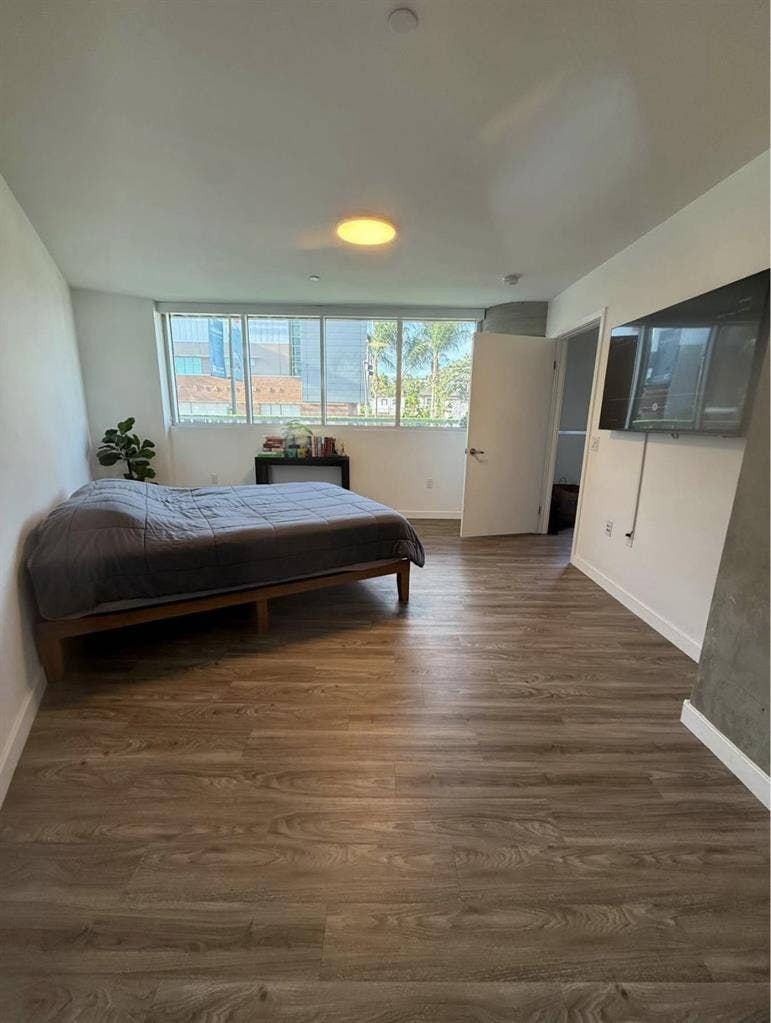 Private Room in Hollywood