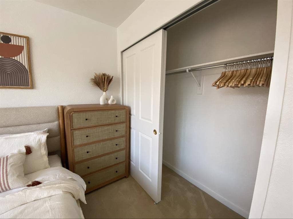 Spacious Bright Room in Broomfield