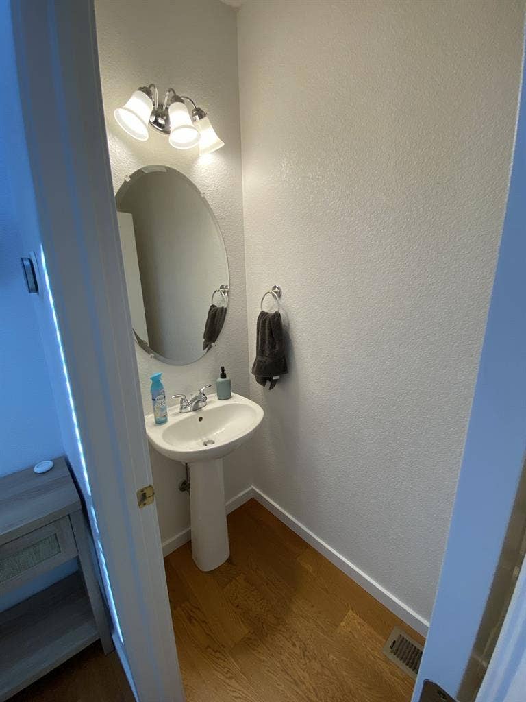 Spacious Bright Room in Broomfield