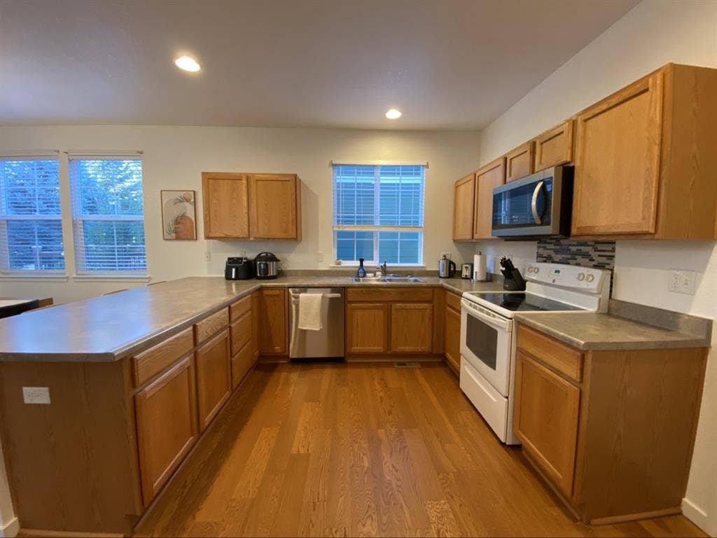 Spacious Bright Room in Broomfield