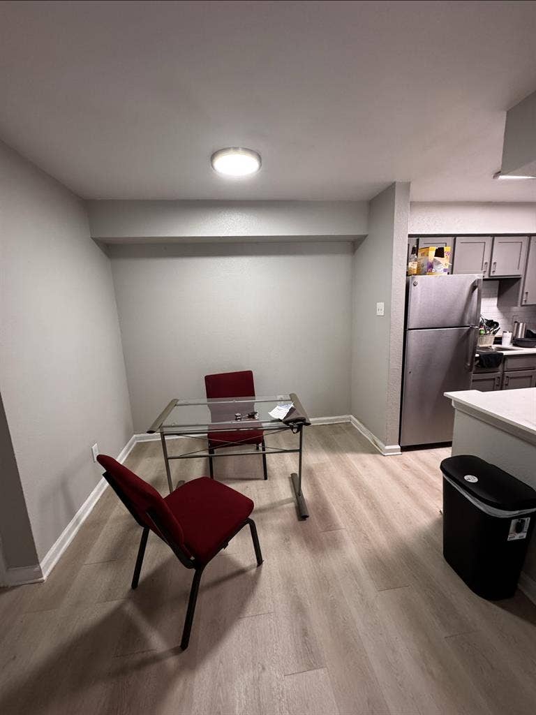 1 bedroom 1 bathroom inside.