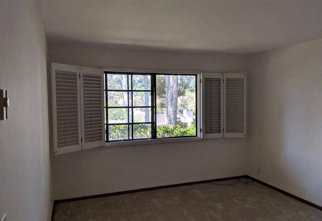 8860 Villa La Jolla Dr