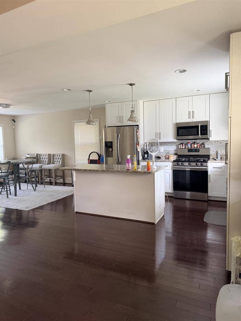 Two bedrooms for rent near DC