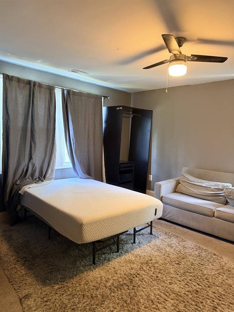 Two bedrooms for rent near DC
