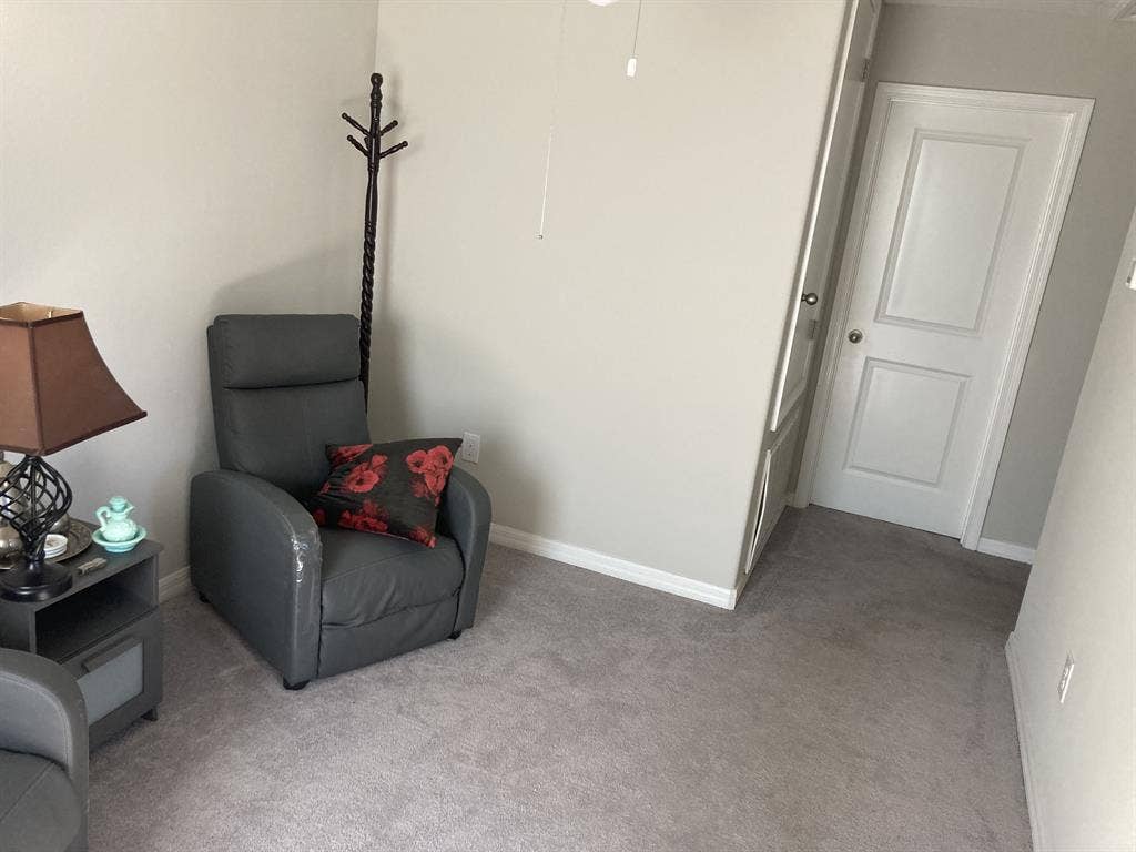 Room for Rent - PVT Bath - $800/mo