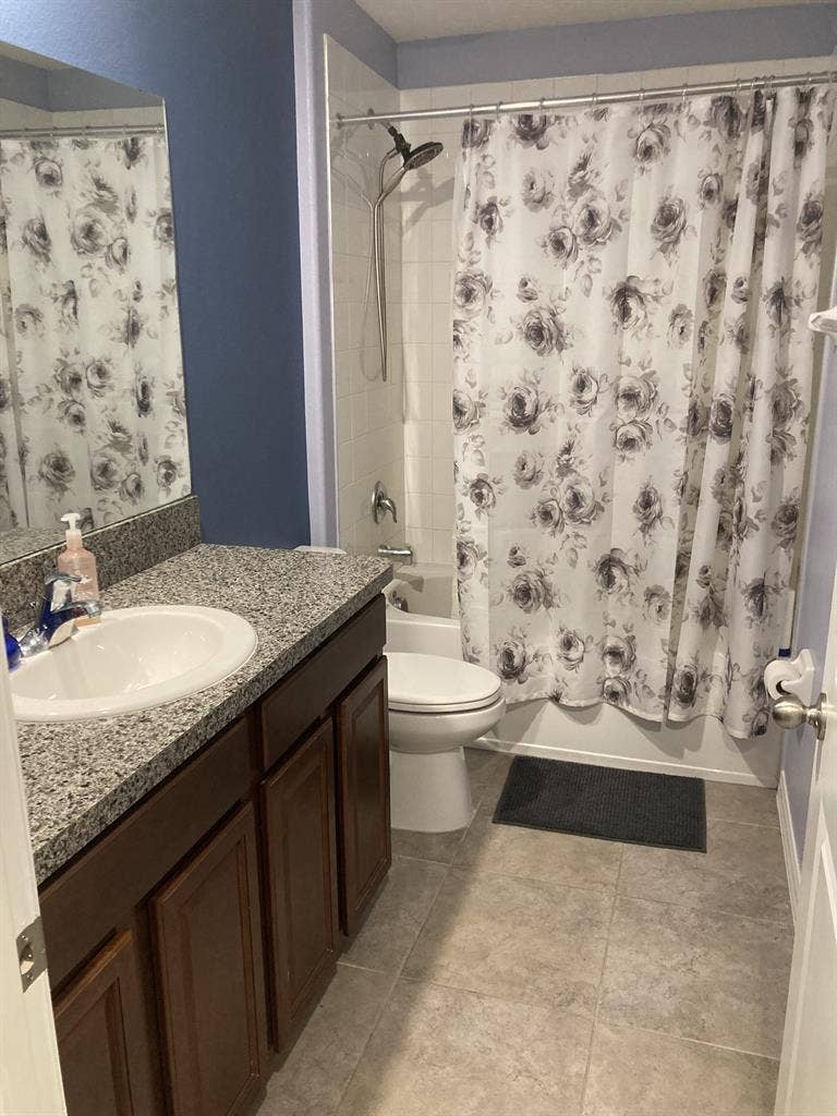 Room for Rent - PVT Bath - $800/mo