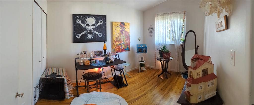 Room for rent in Clinton Township!