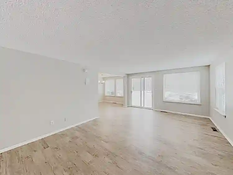 Room With Space To Breathe
