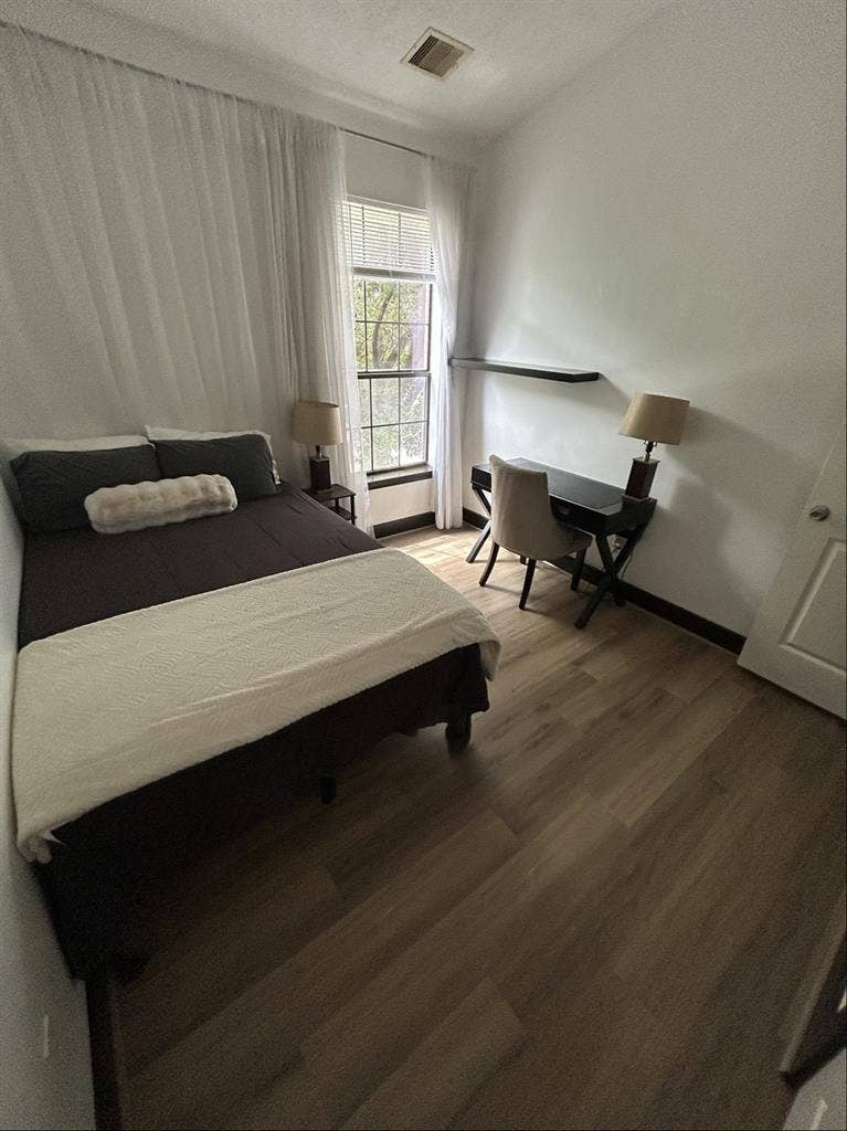 Furnished room in EaDo