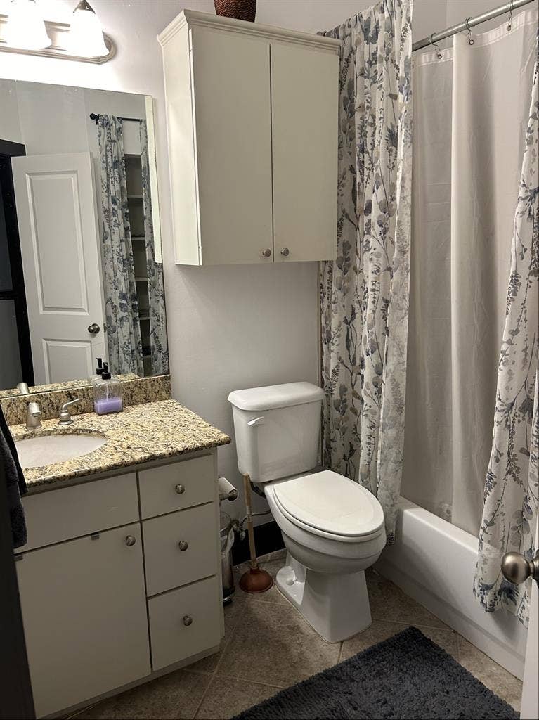 Furnished room in EaDo