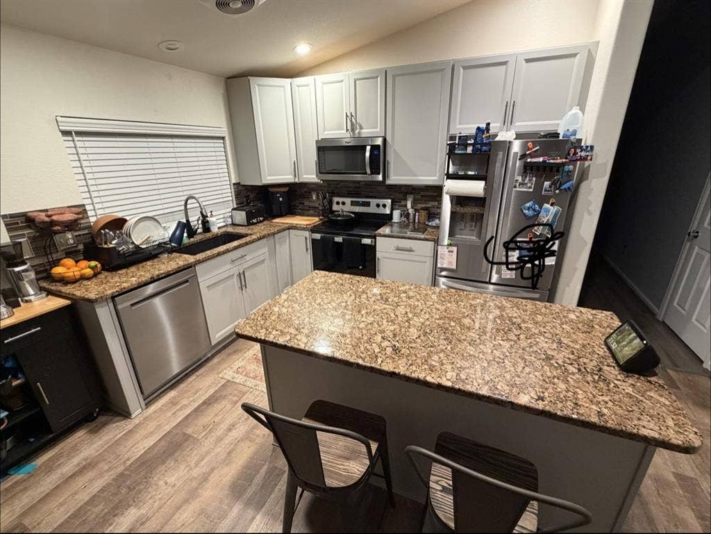 Bed/Bath/Utilities Included