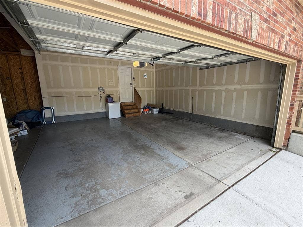 Bed/Bath/Utilities Included