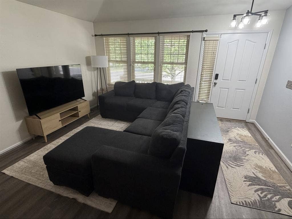 Bed/Bath/Utilities Included