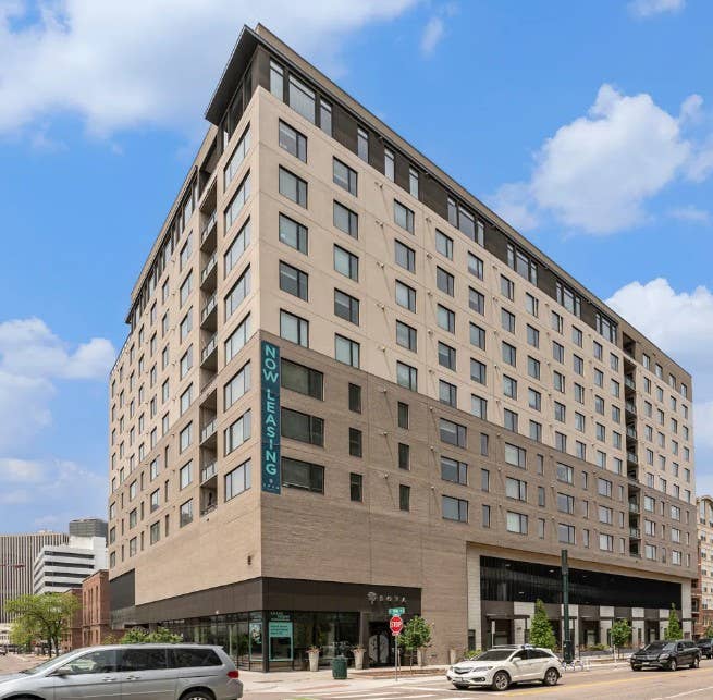 UPTOWN 2-BED/2-BA - GREAt VIEWS