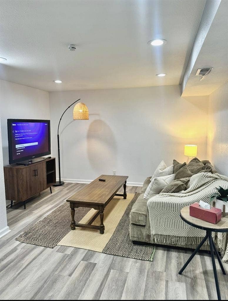 2 Bed/1 Bath Garden Unit ADU!