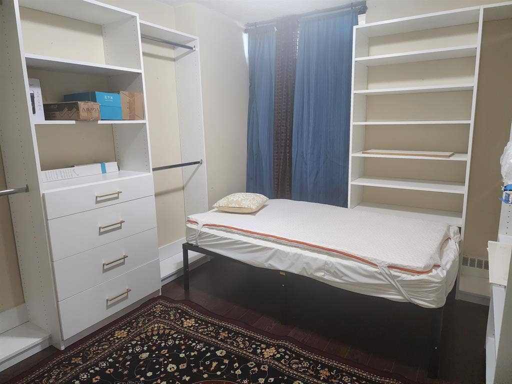 Private room with shared washroom