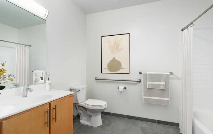 Whole 2B2B or Private Room| $825/mo