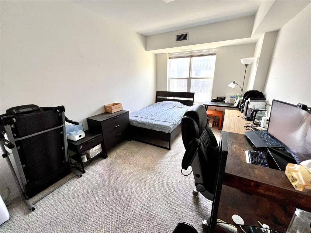 Whole 2B2B or Private Room| $825/mo