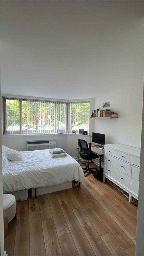 Room in Jersey City, Waterfront