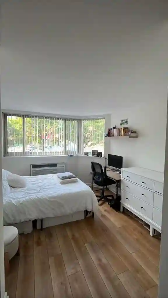 Room in Jersey City, Waterfront