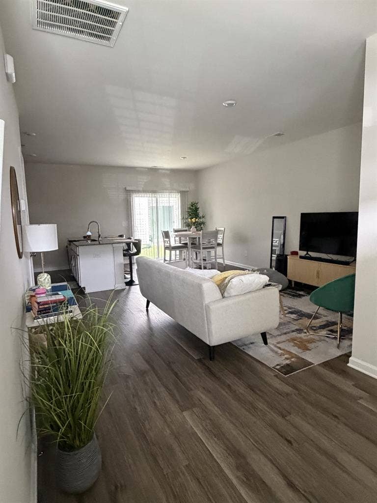 Wanted Roommate!